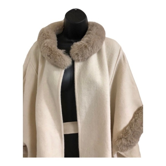 Gorgeous faux fur trim cream ecru belted‎ cape coat topper size S/M new - Picture 16 of 17